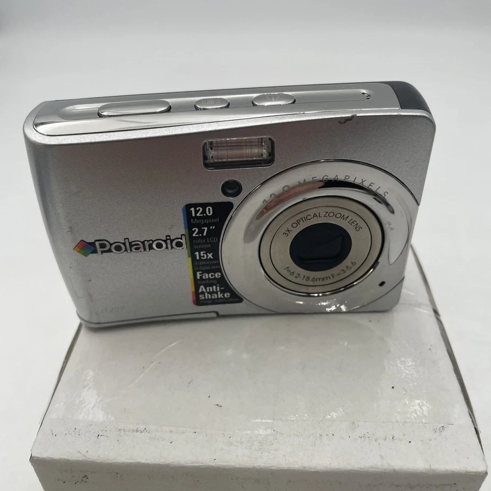 Polaroid i1237 12MP Digital Camera 3X Zoom+New Battery+SD Card-German Text Only